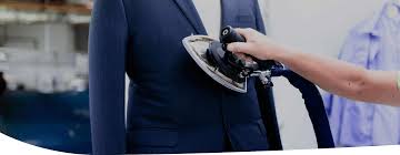 Ceket üzerinde buharlı finishing uygulaması